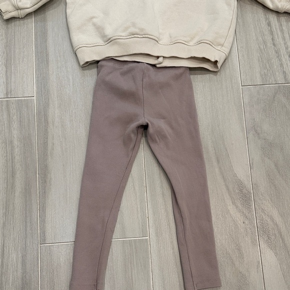 Zara 4T Kids Button Down Sweatshirt Beige and Beige Leggings Outfit - Picture 9 of 11